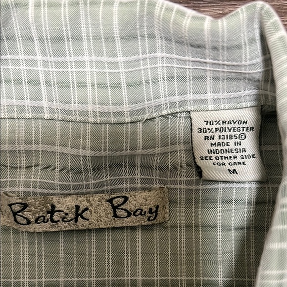 Batik Bay Men's Green Plaid Short Sleeve Shirt - Picture 2 of 6